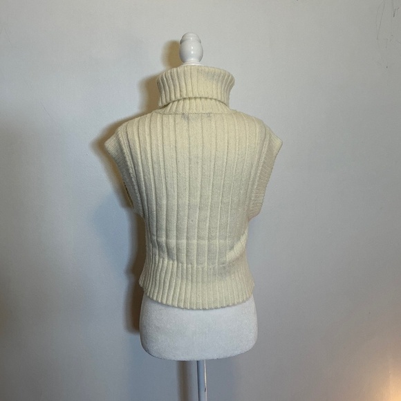 Dèluc Ivory Ribbed Turtleneck Sleeveless Sweater Top – Size XS - Picture 3 of 7